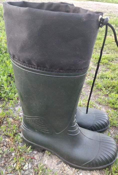 Резиновые сапоги