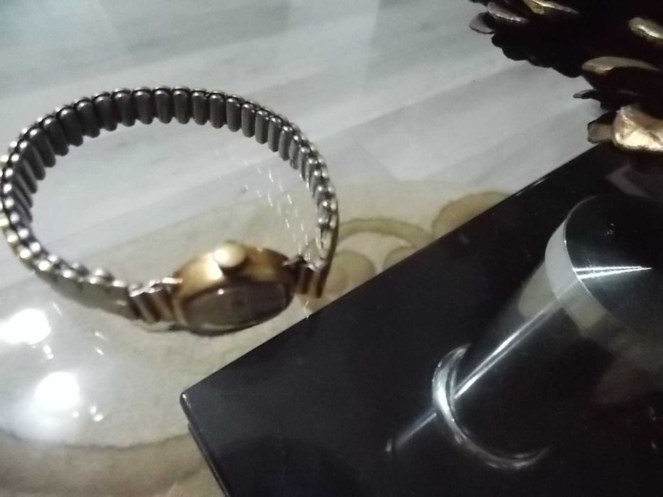 Ceas dama elvetian vintage din aur 14K- 750 lei
