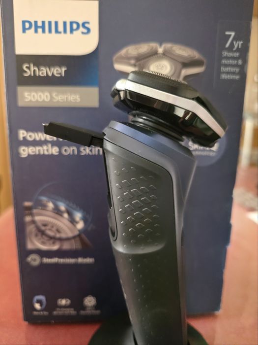 Aparat de ras Philips seria 5000