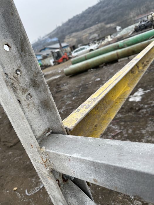 Rafturi metalice 2,9 lungime x 6 m inaltime