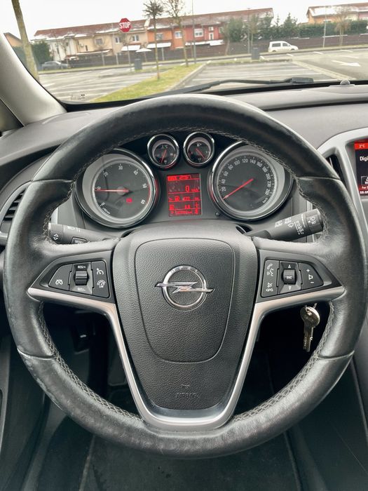 Opel Astra 2015 automata