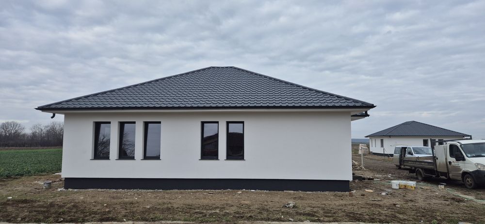 Vind casa noua in Satu Mare str Dara