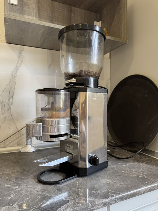 Продам кофемолку Anfim