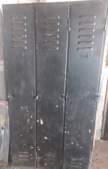 Dulap metalic cu 3 uși