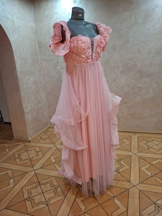 Булченска рокля цена по договаряне