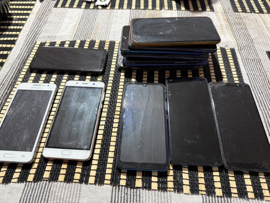 Telefoane pentru piese