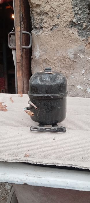 Продам компрессор на холодильник!!!