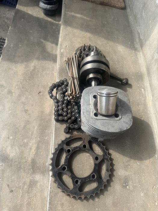 Piese mobra: lant, spite, ambelaj cu rulmenti , cilindru…