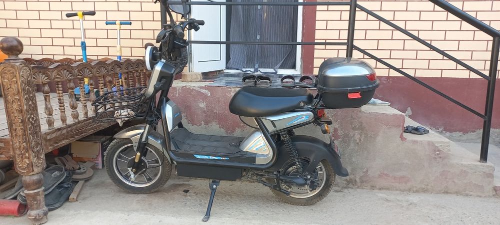 Скутер сотилади срочно