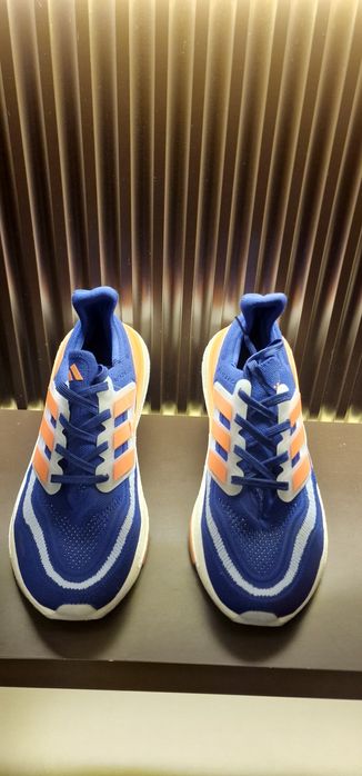 Продам новые кроссовки для бега Adidas Ultra Light Boost, 41-42, ориги
