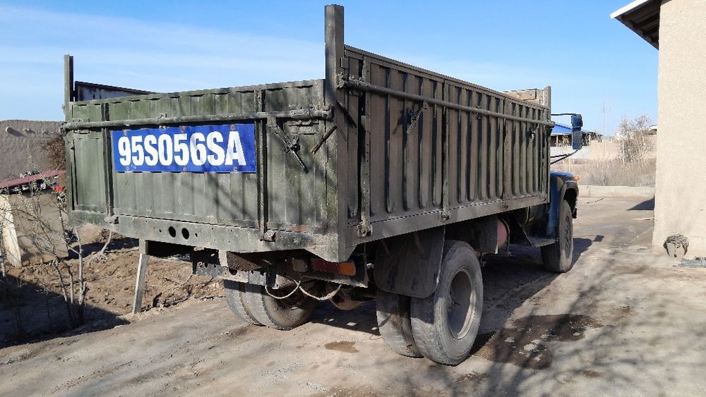 ZIL-130 sotiladi
