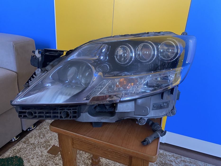 Фара на Lexus LS 600. Левая европа.