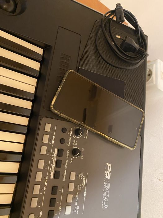 Vand Korg  Pa600 Impecabil!!! RARITATE!