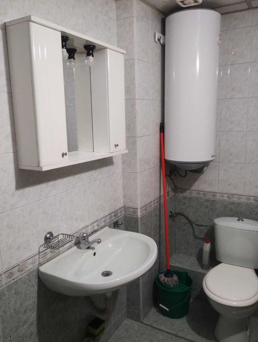 Дава се под наем Двустаен апартамент в Дупница - 70 кв.м за 204 € - Снимка #1