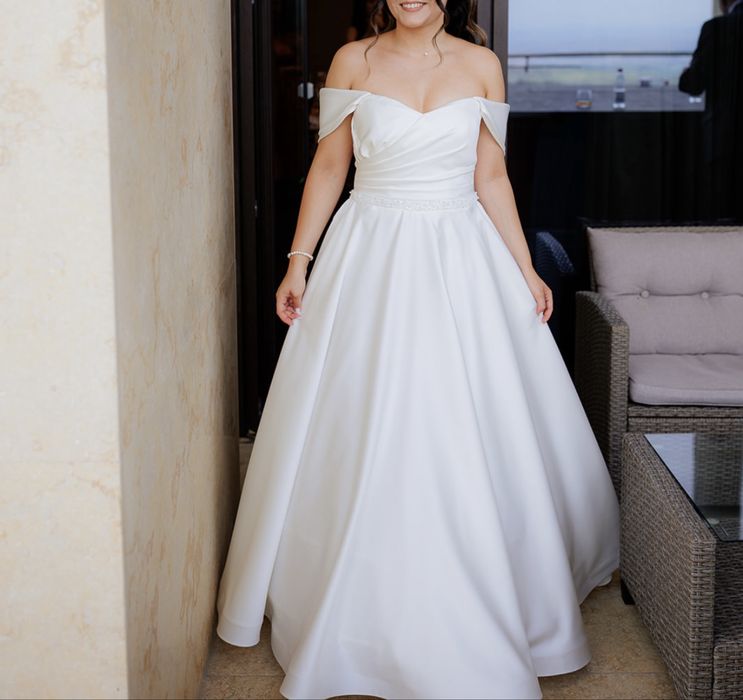 Rochie de mireasa din satin
