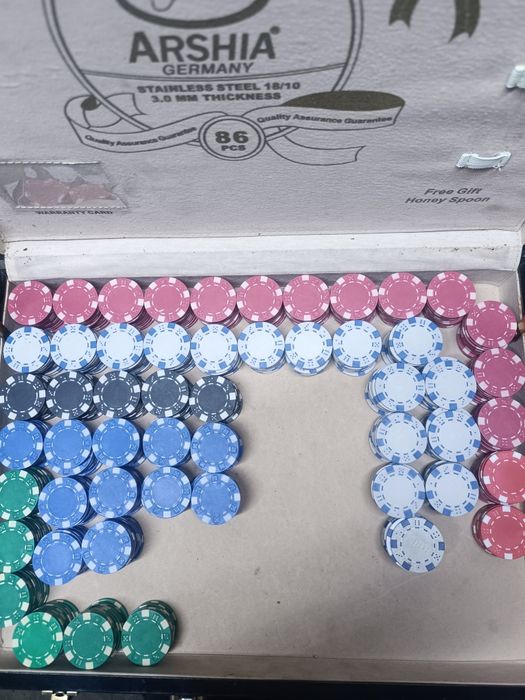 Продам фишки для настольных игры покер ,