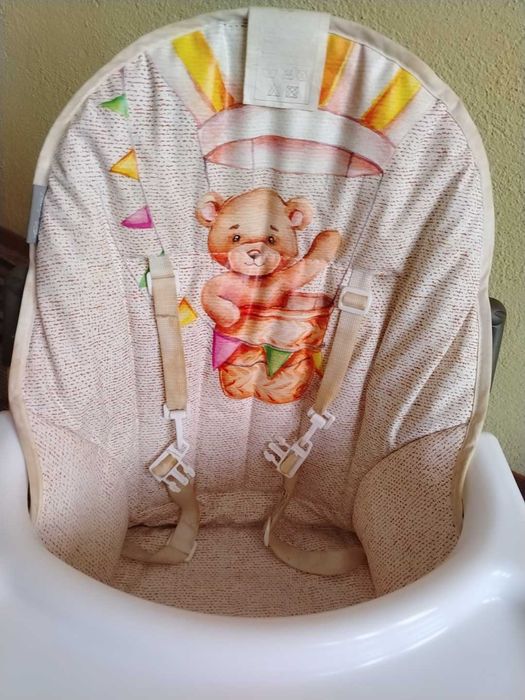 Столче за хранене бебешко като ново с повдигащ се механизъм