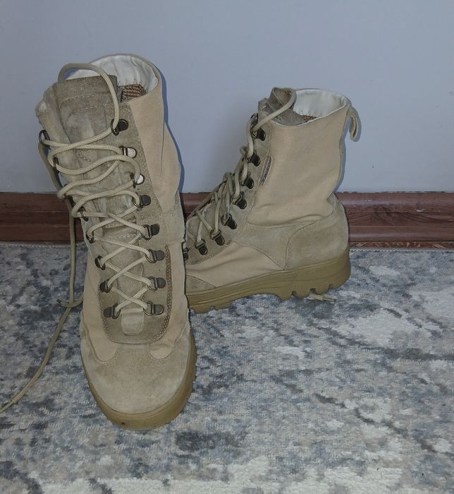 Срочно продаются военные одежды