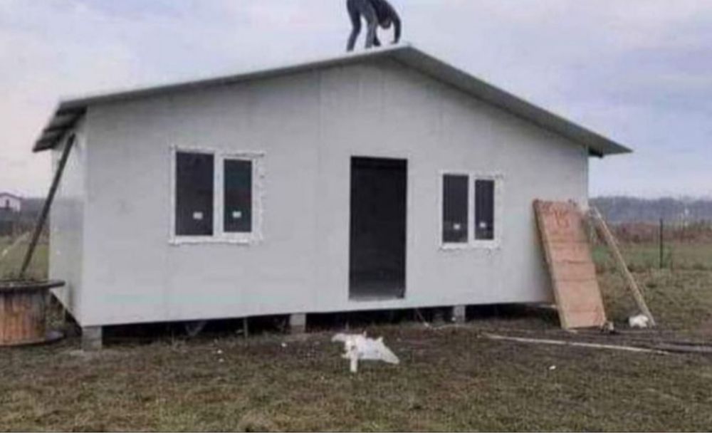 Casa din panou sandwch