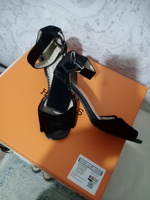 Босоножки женские