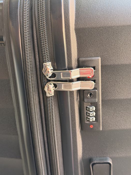 Vand Trolere ( geamantane ) noi