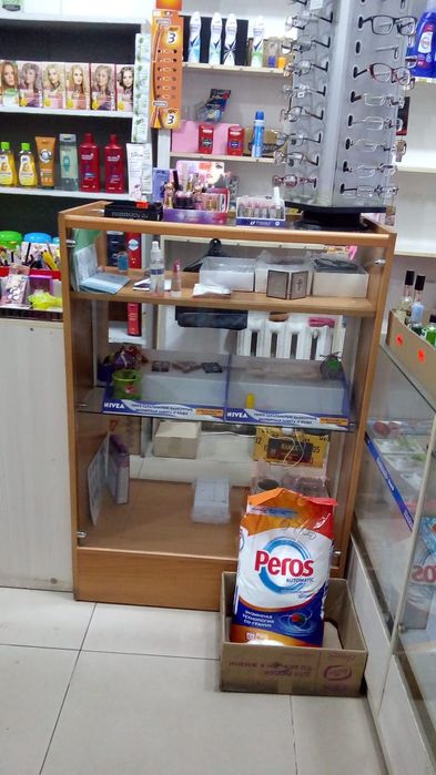 Продаю витрину б/у