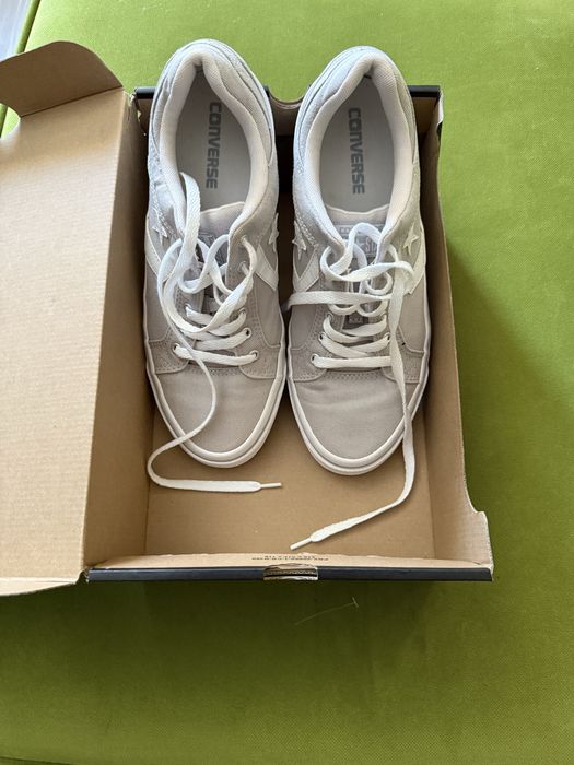 Vand Adidasi converse