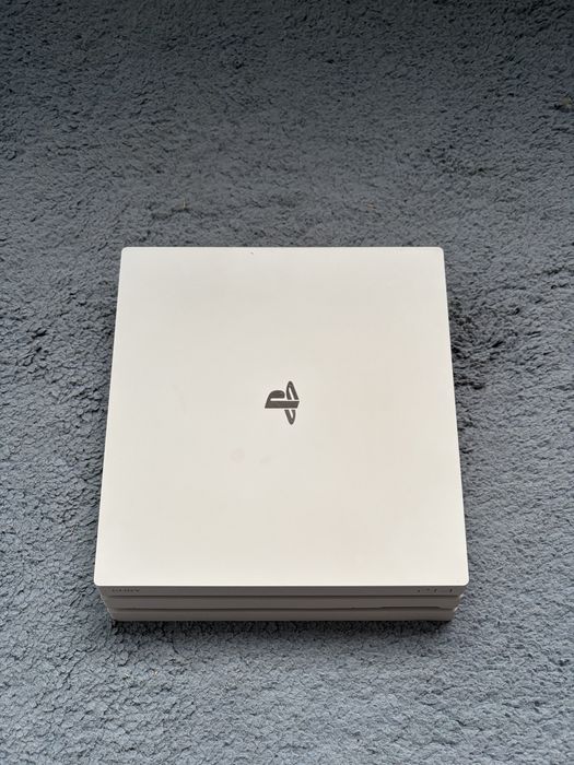 Playstation4/ ps4 pro 1tb