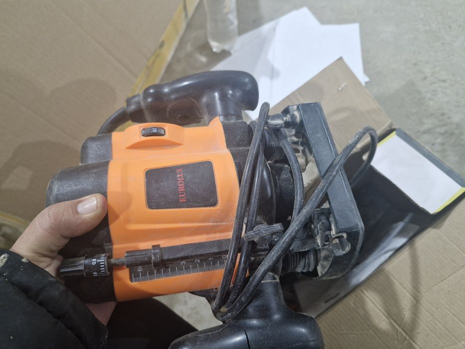 Продам Фрезерную машинку