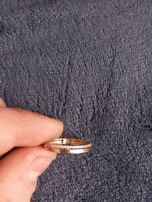 Продам золотое обручальное кольцо