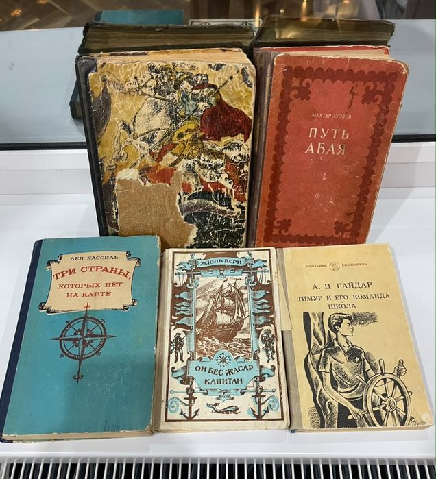 Продам книги по 1000тг