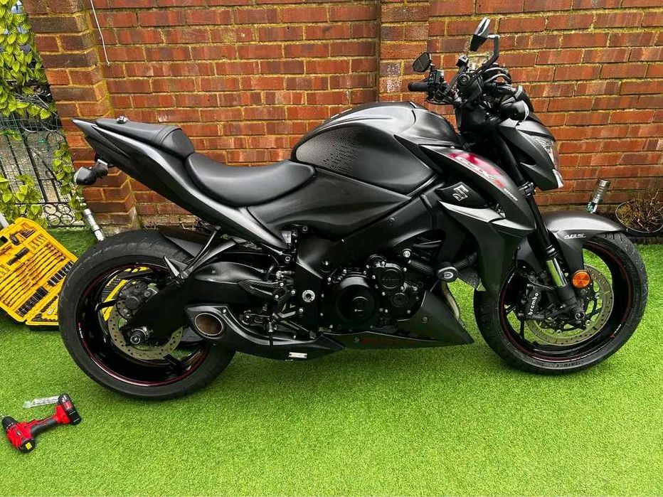 Suzuki GSXS 1000