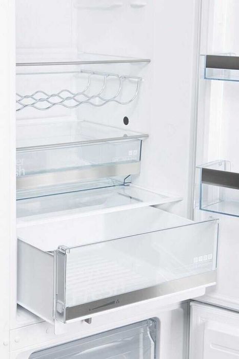 Хладилник с фризер SIEMENS KG39EAWCA 201см.