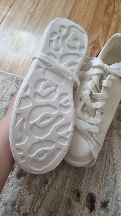 Кроссовки белые 41 размер