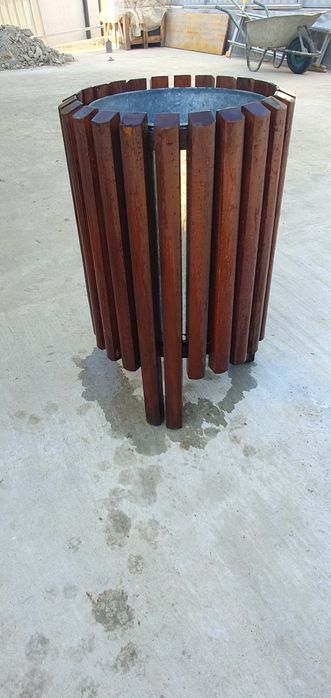 Cosuri de gunoi pentru curte