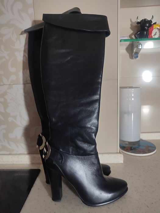 Сапоги высокие 37 р. Кожа, новые.