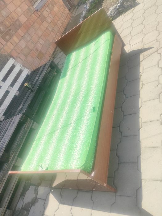 Продаю кровать с матрацем  б/у