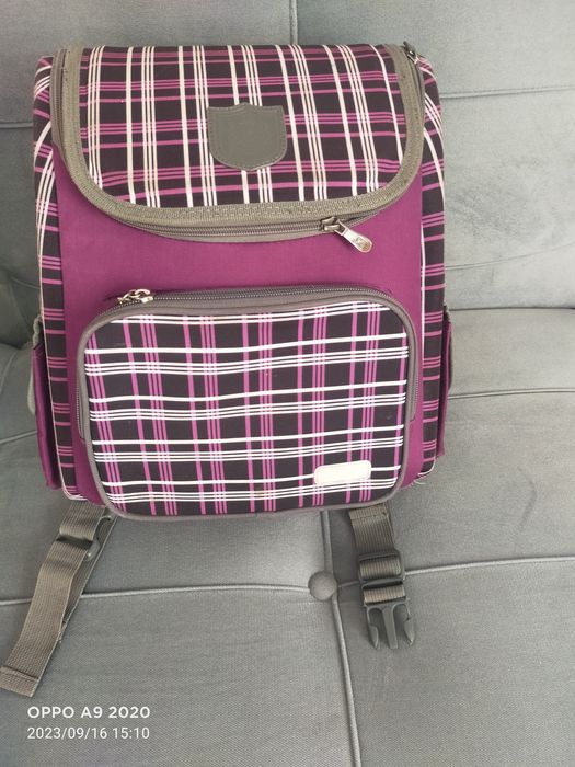 Рюкзак ранец и рубашки в школу