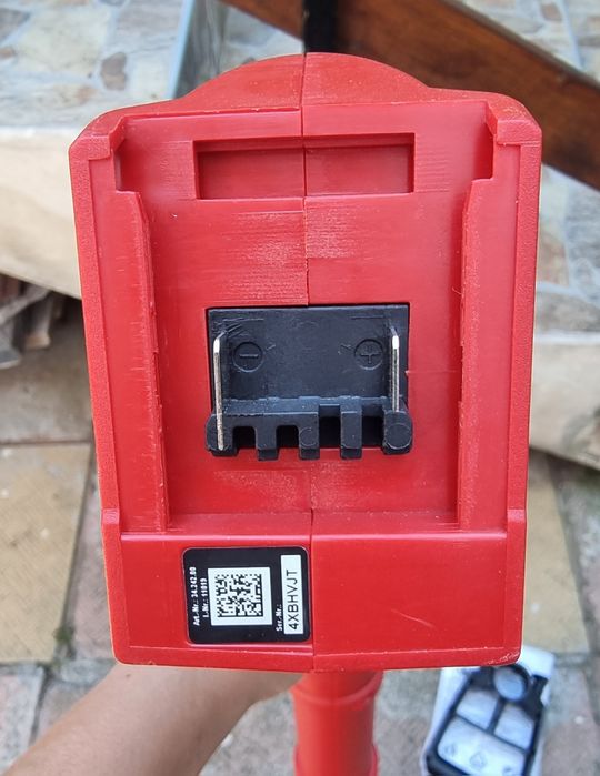 Акумулаторна четка за почистване Einhell 18v