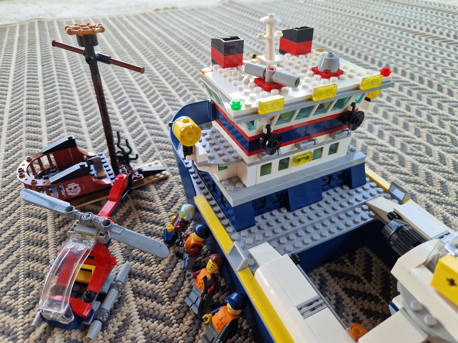 Navă de explorare a oceanului LEGO® City (60266)