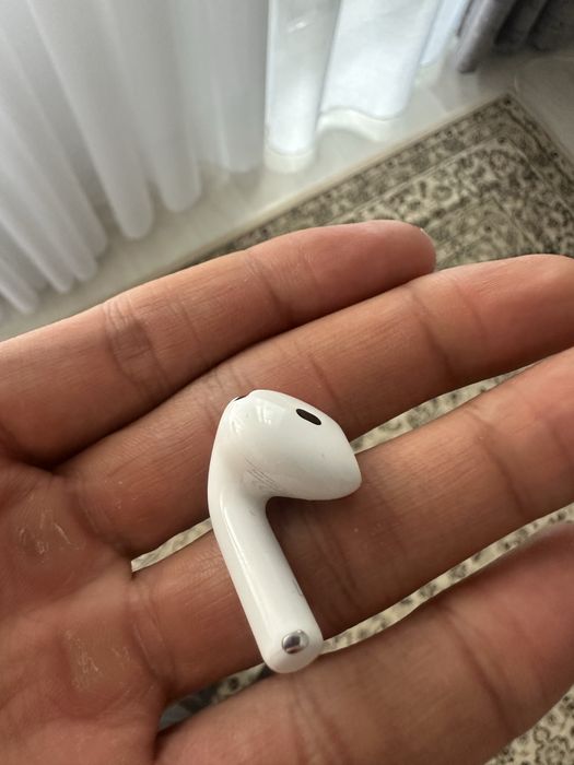 Левый наушник airpods 4 ANC