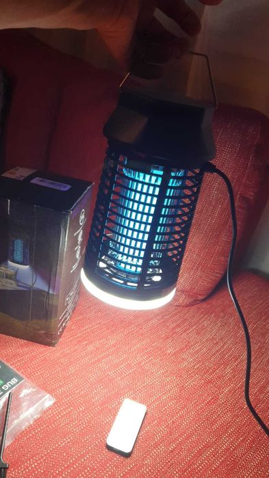 Lampă UV anti-țânțar 15W ,4200 V  si  lampa  lumina Led cu telecomanda