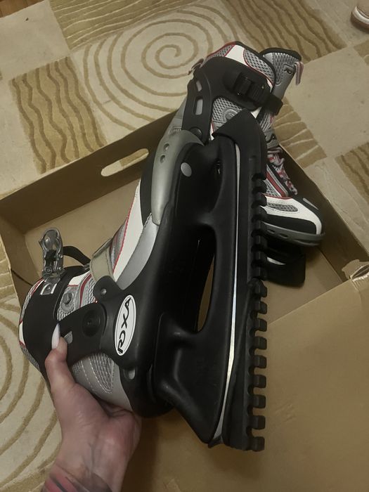 Продам коньки , 1 раз одевали