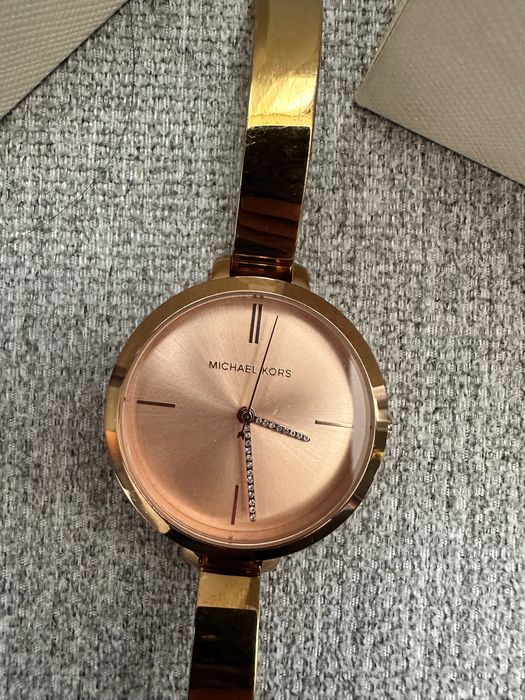 Часовник Michael Kors