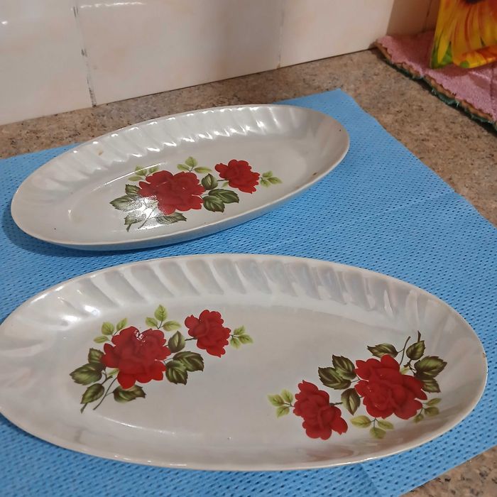 Продам селедочницы 2 штуки