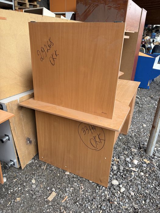 Продам тумбочки, столы