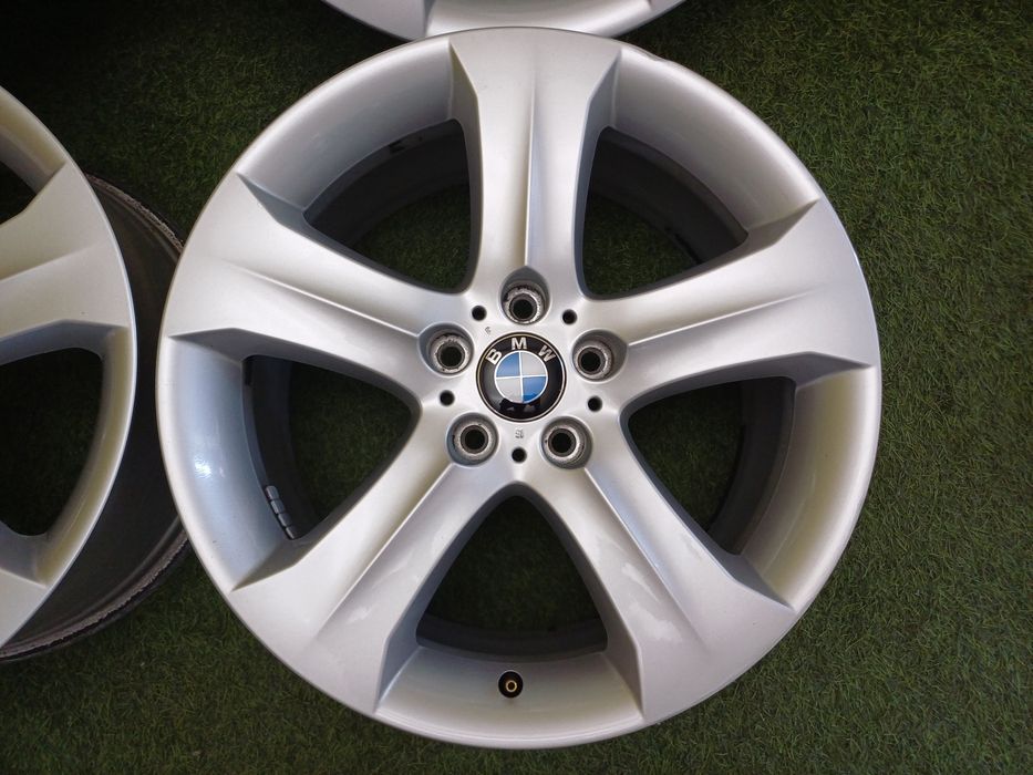 Диски 19 5x120 на BMW разноширокие.