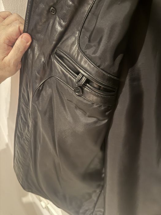 Geaca piele Hugo boss neagra  măsură 52-54 noua