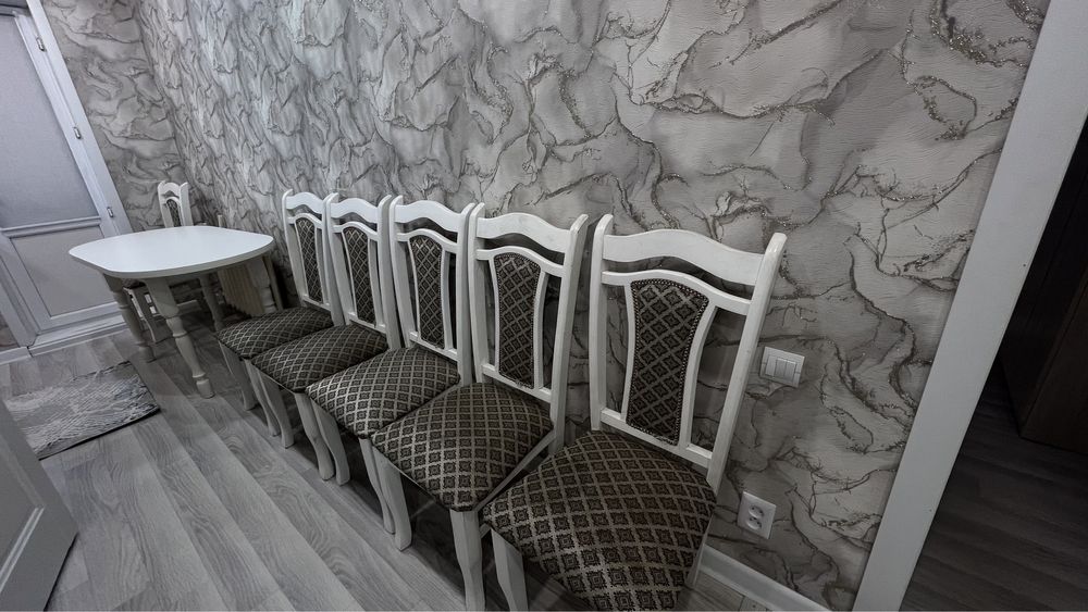 Продам стулья 8 штук