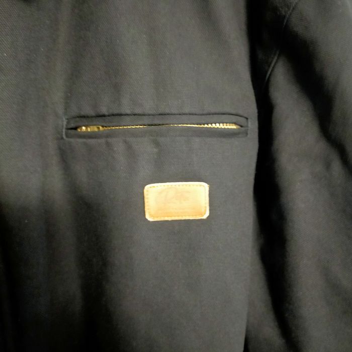 Куртка бренда кархарт